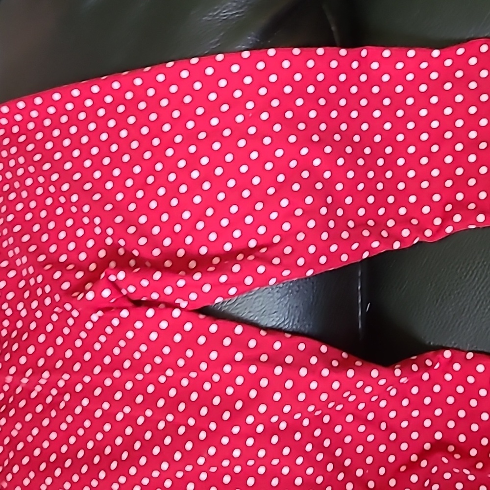 Red pants - Picture 2 of 2